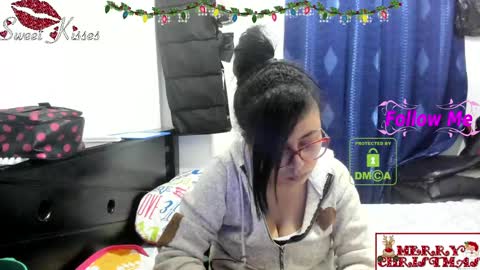 Snapshot of bonnie_lam_ chatting on 01.03.25 bonnie lam hello welcome to my room I hope you have fun and you can reach your maximum pleasure here with me online show from 01.03.25
