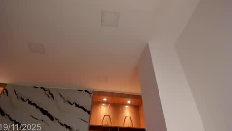 Bonnie Luxury online show from 11.19.25