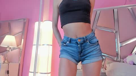 Bonnie  online show from 01.06.25