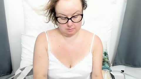 Bonnie online show from 08.06.26