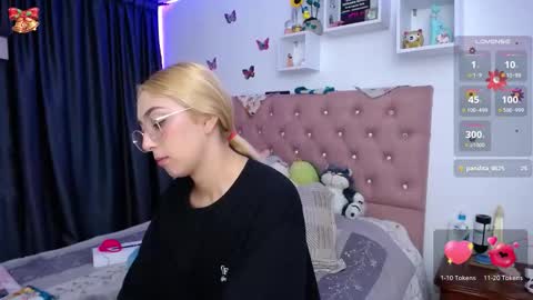 Snapshot of bonny_clyde_xx_ chatting on 01.16.26 Soffy Brooks Independent model online show from 01.16.26