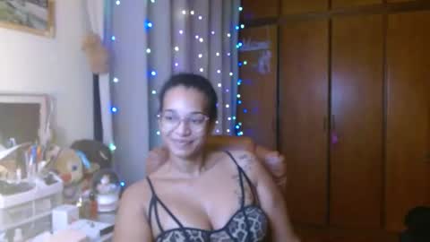 Snapshot of bonvivantb chatting on 01.20.25 Queen Bon Vivantt online show from 01.20.25