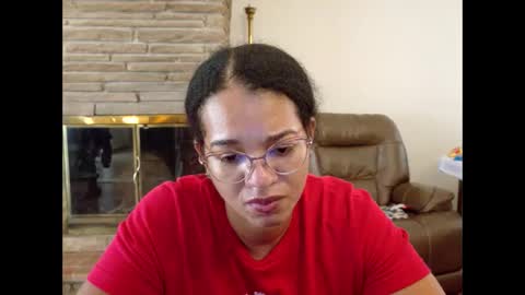 Snapshot of bonvivantb chatting on 11.19.25 Queen Bon Vivantt online show from 11.19.25
