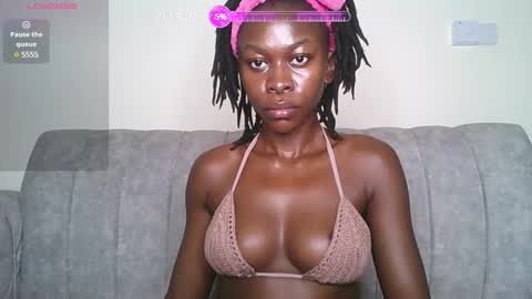 Snapshot of booty_queen001 chatting on 12.28.24 Heather online show from 12.28.24