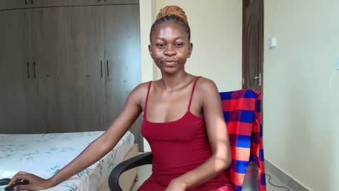 Snapshot of booty_queen001 chatting on 02.22.25 Heather online show from 02.22.25