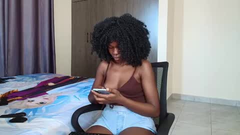 Snapshot of booty_queen001 chatting on 03.03.25 Heather online show from 03.03.25