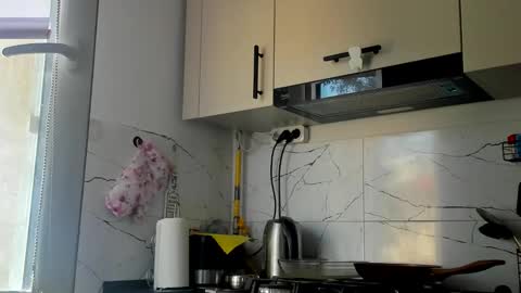 Klaras room online show from 05.04.26