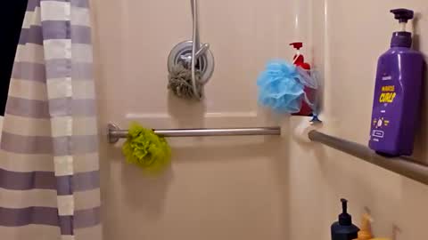 Snapshot of bootywhoknows chatting on 02.14.26 bootywhoknows online show from 02.14.26