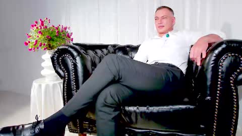 Snapshot of borieth chatting on 10.17.25 Borieth online show from 10.17.25