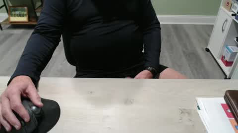 Snapshot of borntobebad2 chatting on 02.14.25 borntobebad2 online show from 02.14.25