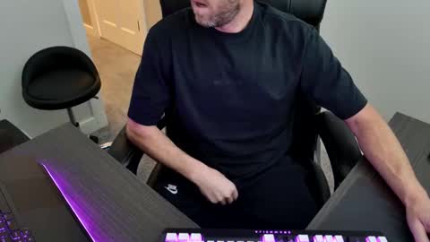 Snapshot of bostonmarine31 chatting on 01.13.25 bostonmarine31 online show from 01.13.25