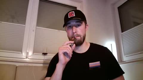 Snapshot of bounce_88 chatting on 10.02.25 Slevin online show from 10.02.25