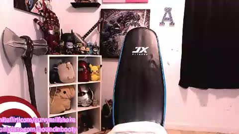 Snapshot of bouncinbooty chatting on 06.18.26 Pumpkin Butt online show from 06.18.26