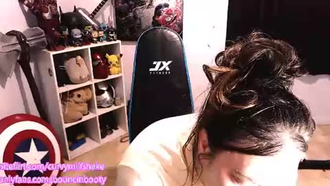 Snapshot of bouncinbooty chatting on 06.19.26 Pumpkin Butt online show from 06.19.26