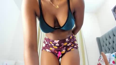 bouncy_booty677 online show from 04.24.26