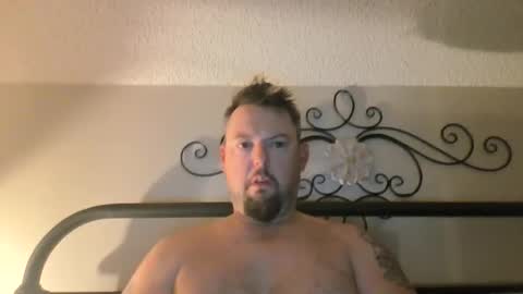 Snapshot of bowtieguy84 chatting on 10.17.25 bowtieguy84 online show from 10.17.25