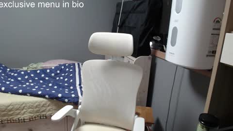 Snapshot of boxman556990 chatting on 10.28.25 boxman556990 online show from 10.28.25