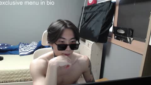 Snapshot of boxman556990 chatting on 10.31.25 boxman556990 online show from 10.31.25