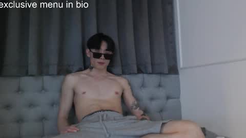 Snapshot of boxman556990 chatting on 11.04.25 boxman556990 online show from 11.04.25