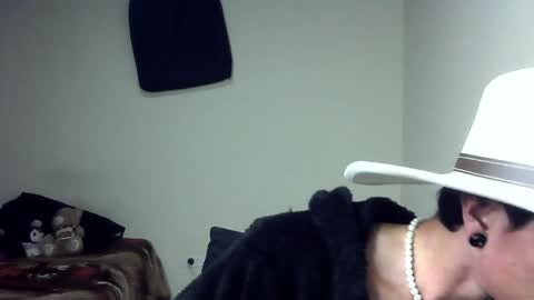 Boy Astro online show from 01.06.25