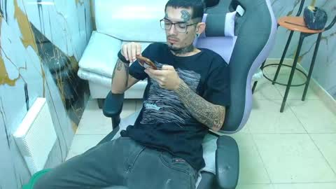 boy_tatto77 online show from 05.03.26