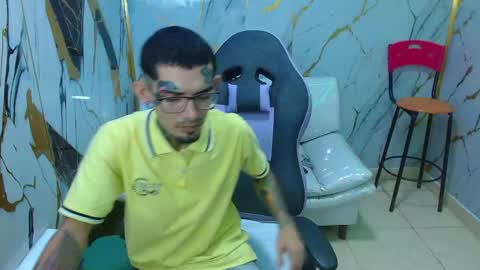 boy_tatto77 online show from 05.06.26