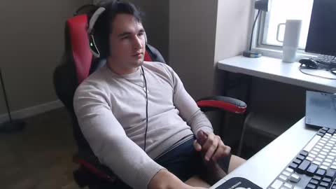 Snapshot of boybigcocks chatting on 12.05.24 For business or to fuck me contact me boybigcocks Follow my OF online show from 12.05.24