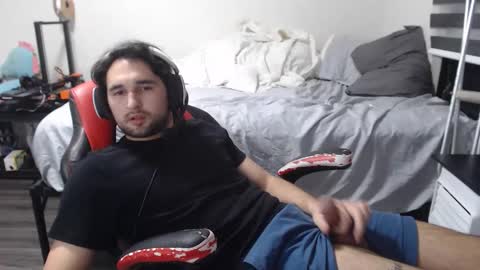 Snapshot of boybigcocks chatting on 11.15.25 For business or to fuck me contact me boybigcocks Follow my OF online show from 11.15.25