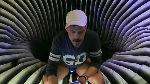 Snapshot of boyblond36 chatting on 03.04.25 Slutty Stud online show from 03.04.25