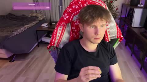 Snapshot of boykik chatting on 01.05.25 Eddie online show from 01.05.25