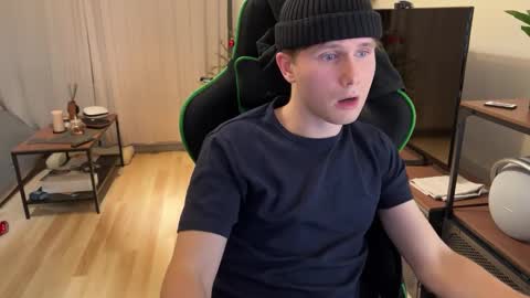 Snapshot of boykik chatting on 01.13.25 Eddie online show from 01.13.25