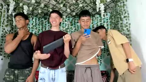 Snapshot of boys4hot_777 chatting on 02.25.25 boys4hot_777 online show from 02.25.25