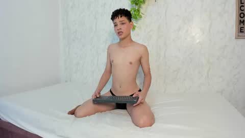 Snapshot of boys_hotparty chatting on 06.16.26 ALEX - TAYLER -MIKE online show from 06.16.26