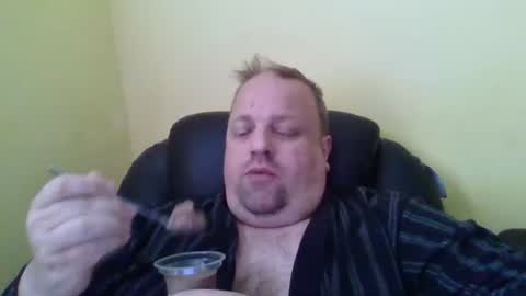Snapshot of boyz2whyz chatting on 09.16.25 boyz2whyz online show from 09.16.25