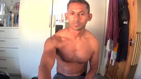 br0wn_prince24 online show from 07.12.26