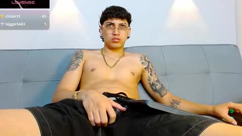 Snapshot of br4ndon_cooper chatting on 11.27.25 Brandon online show from 11.27.25