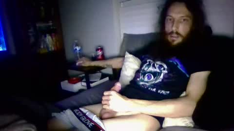 Snapshot of brad1989musiclife chatting on 12.23.25 GuitarBrad1989 online show from 12.23.25