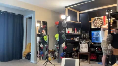 Snapshot of brad_bounce chatting on 04.03.26 Brad Ballsy online show from 04.03.26