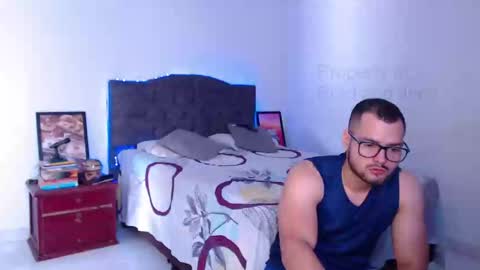 Snapshot of bradandjenn chatting on 02.20.25 Your favorite couple and the best butt on Chatur online show from 02.20.25