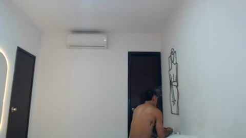 Snapshot of braddhott__ chatting on 08.01.26 Brad Bennertt online show from 08.01.26