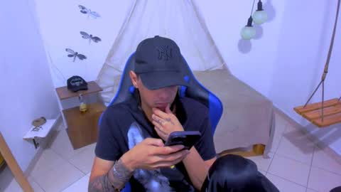 Snapshot of brand_hades chatting on 01.10.26 B R A N D online show from 01.10.26