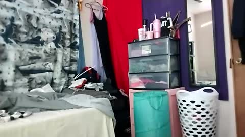 Snapshot of branda_ley chatting on 11.24.25 Brandaley online show from 11.24.25