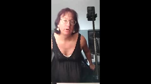 Snapshot of branda_ley chatting on 12.15.25 Brandaley online show from 12.15.25