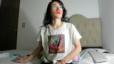 Snapshot of brandy_h69 chatting on 12.17.25 brandy online show from 12.17.25