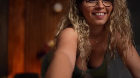 Snapshot of brandywhite chatting on 02.02.25 Alex online show from 02.02.25