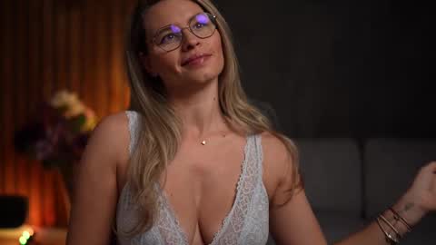 Snapshot of brandywhite chatting on 02.09.25 Alex online show from 02.09.25