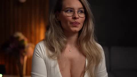 Snapshot of brandywhite chatting on 03.03.25 Alex online show from 03.03.25