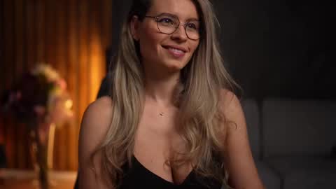 Snapshot of brandywhite chatting on 03.04.25 Alex online show from 03.04.25