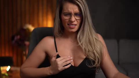 Snapshot of brandywhite chatting on 03.04.25 Alex online show from 03.04.25