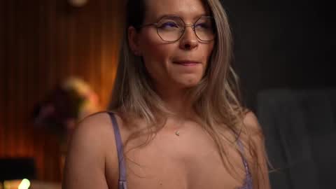 Snapshot of brandywhite chatting on 03.10.25 Alex online show from 03.10.25